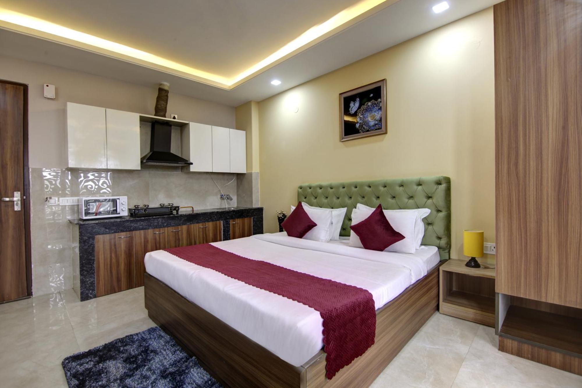 Limewood Silver Near Golf Course Road Hotel 3*